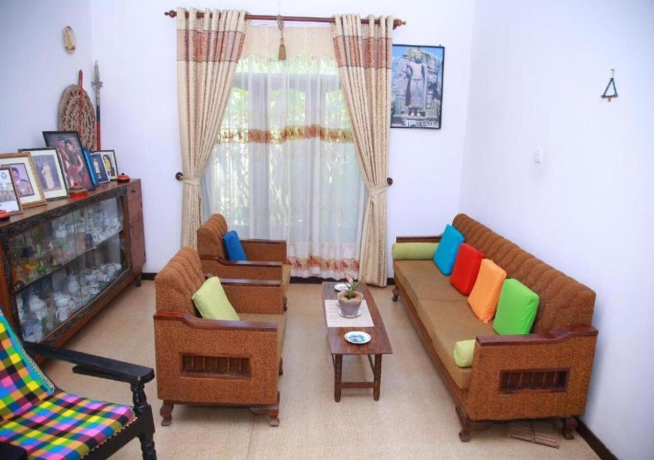 Weerakoon Guest Apartment Hikkaduwa Exterior foto